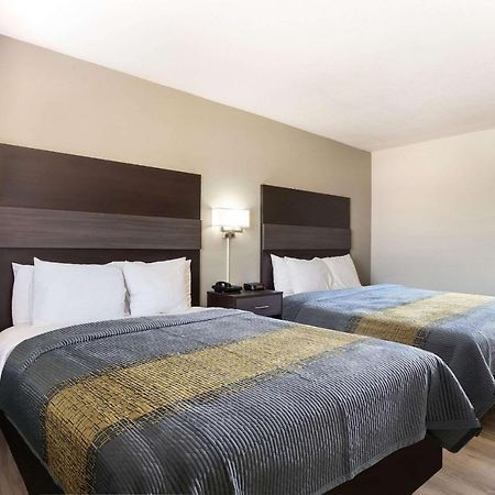 Rodeway Inn Branson, Brick House Экстерьер фото