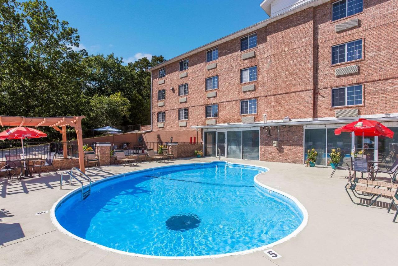 Rodeway Inn Branson, Brick House Экстерьер фото