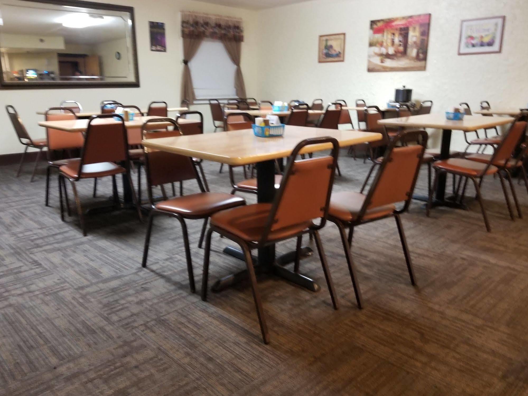 Rodeway Inn Branson, Brick House Экстерьер фото
