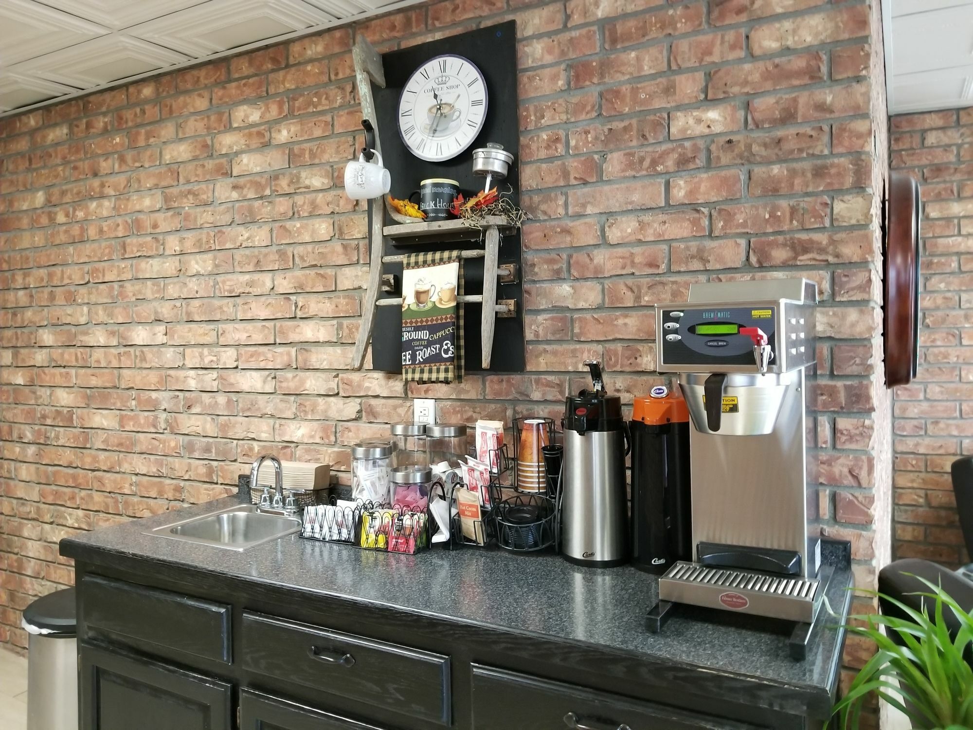 Rodeway Inn Branson, Brick House Экстерьер фото